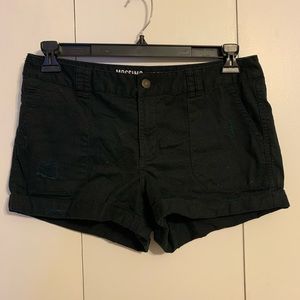 Mossimo Black Mid-Rise Kahki Shorts Size 8